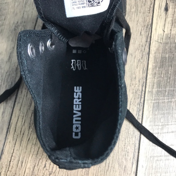 NWT Converse Ctas HI Black Navy Red WMNS AUTHENTIC - Picture 6 of 7